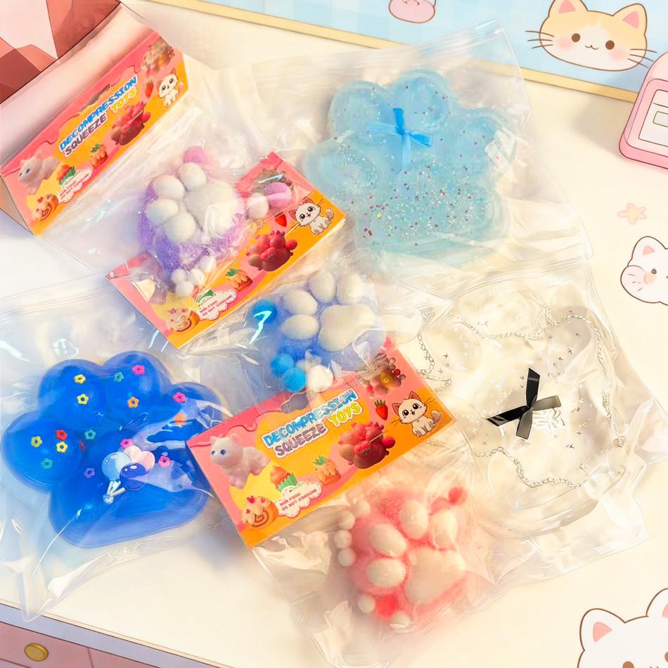 Cute Cat Paw Soft Toy, Squishy Toy with Shiny Confetti Heart Details, Mixed Gentle Colors, Ideal for Easter Egg Basket Fille