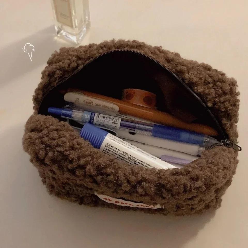 

Winter Milk Tea color Korean INS Lamb Fleece Makeup Bag Soft Comfortable Women Clutch Bag Cosmetic Organizer Girls Pencil Case кавовий