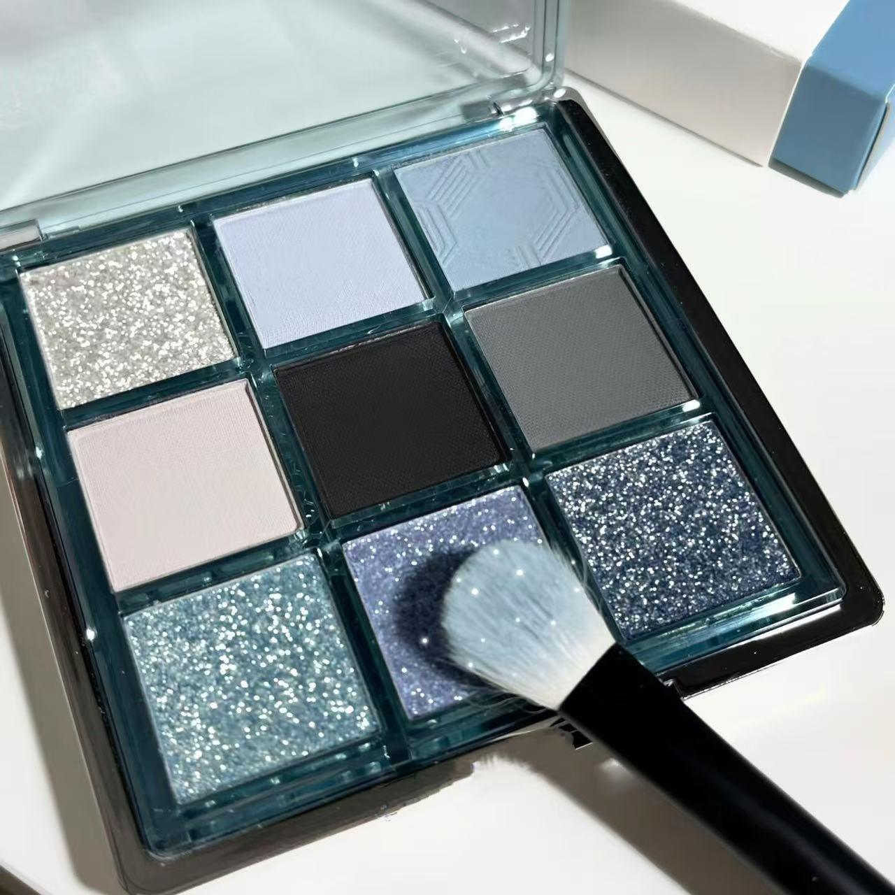 

MUGE LEEN Ice Blue Smoky Eyeshadow Palette: Matte, Shimmer & Glitter