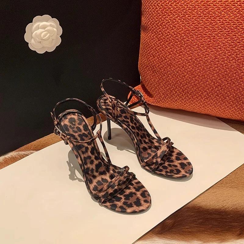 Fashion 2025 Sandals Designer Sandals   Fashion Solid  Party Pumps  Sexy Pointed Toe Heels Shoes for Women