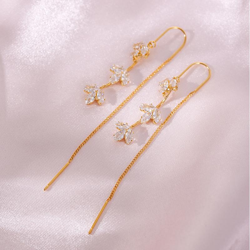 Long Zircon Tassel Maple Leaf Earrings With A High-end Feel, Light Luxury Earrings