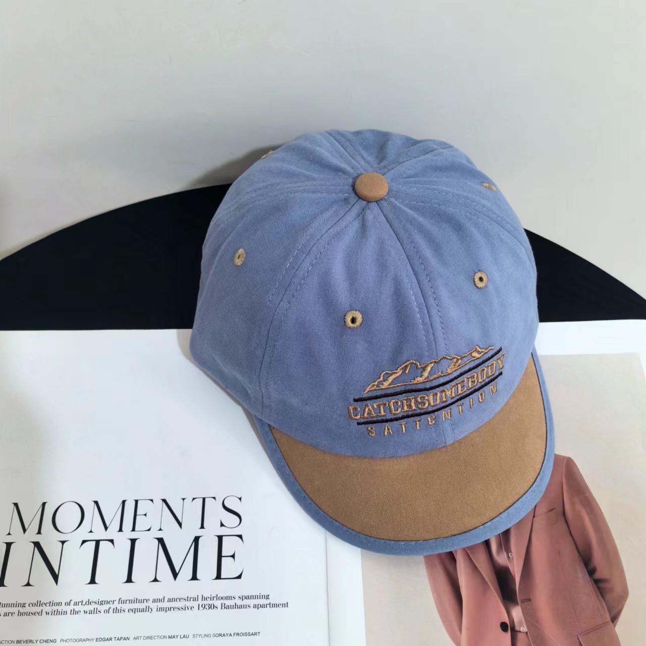 

Color matching embroidery English peaked cap Female student personality versatile hat Trendy new retro short-brimmed baseball cap M（56-58cm） синій