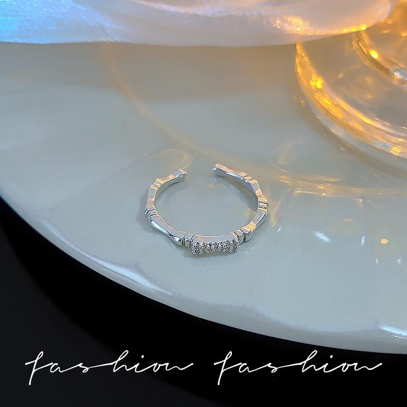 Elegant Butterfly Zircon Silver Ring: Women's High-End Luxury Style Jewelry