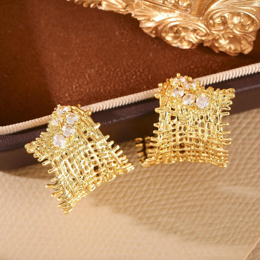 Elegant Zirconia and Hemp Rope Woven Earrings - Unique Micro-set Studs In European-American Light Luxury Style