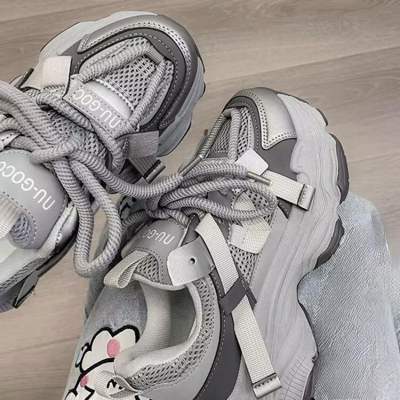 Nya Andningsbara Pappaskor för Kvinnor Mångsidiga och Populära Höjdökande Vardagliga Sportskor