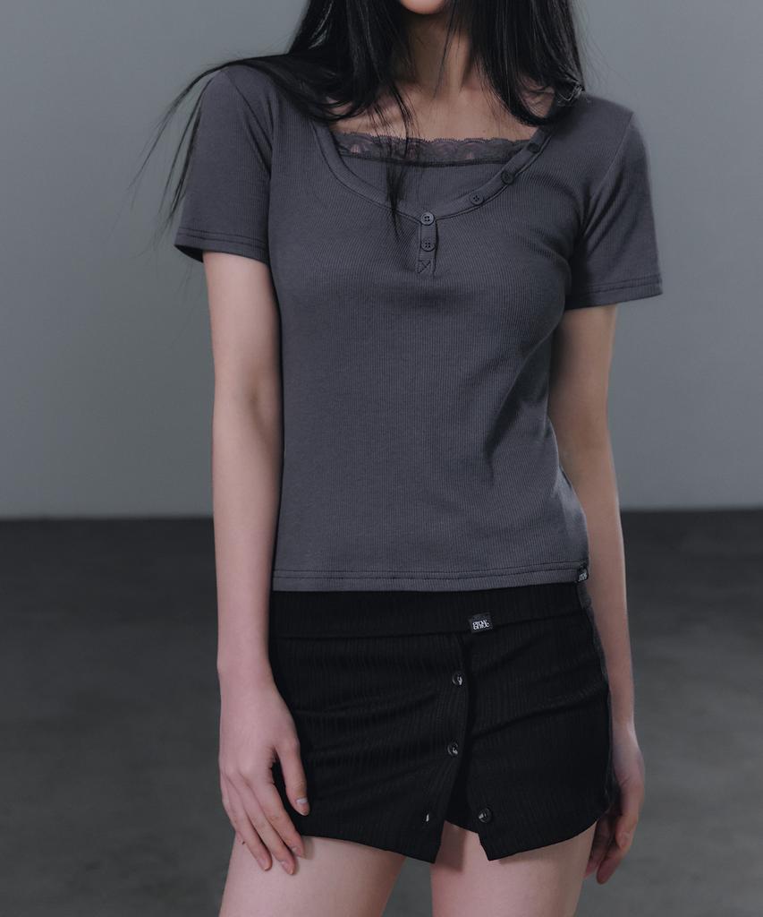 Geulouhaideu Lunel Folding Button Skirt Shorts_Black