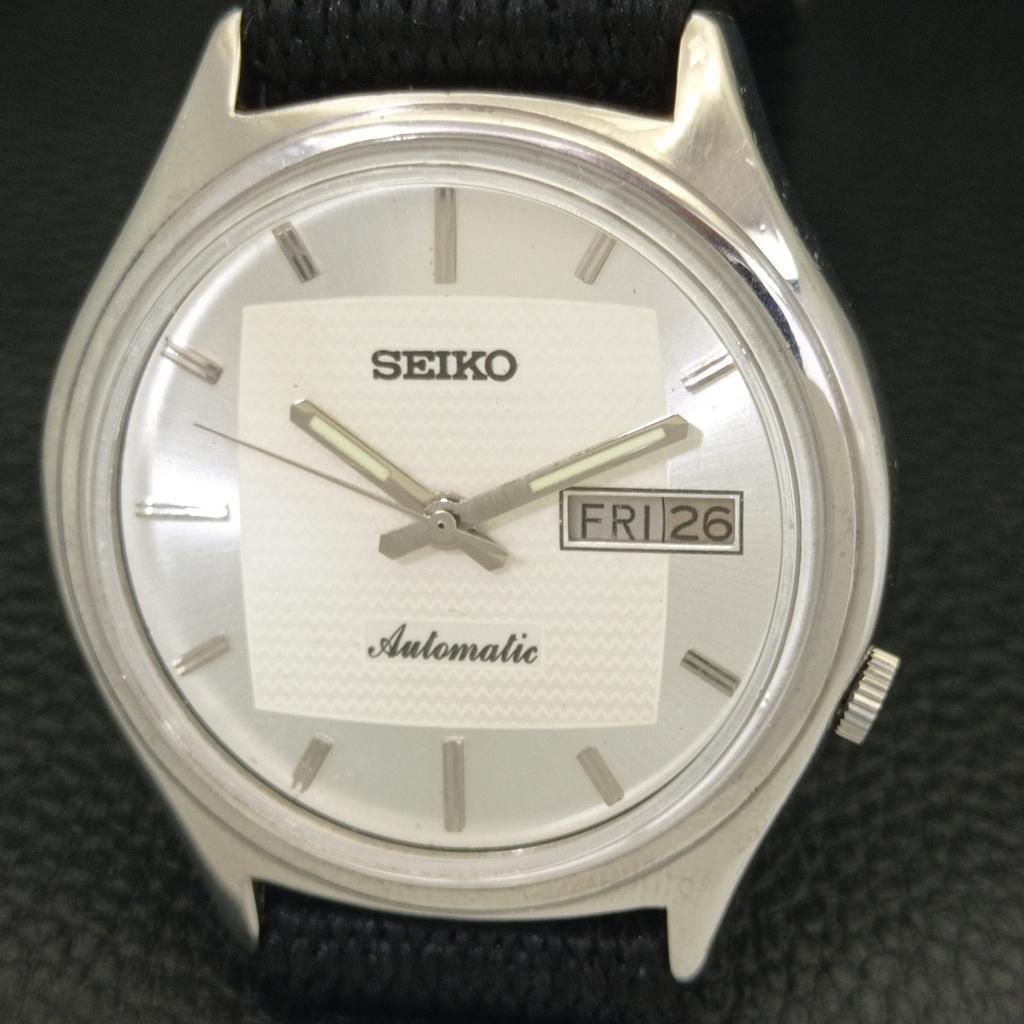 VINTAGE SEIKO AUTOMATIC 7009A JAPAN MENS SILVER COLOR DIAL WATCH A701449-5 R206b-a701449