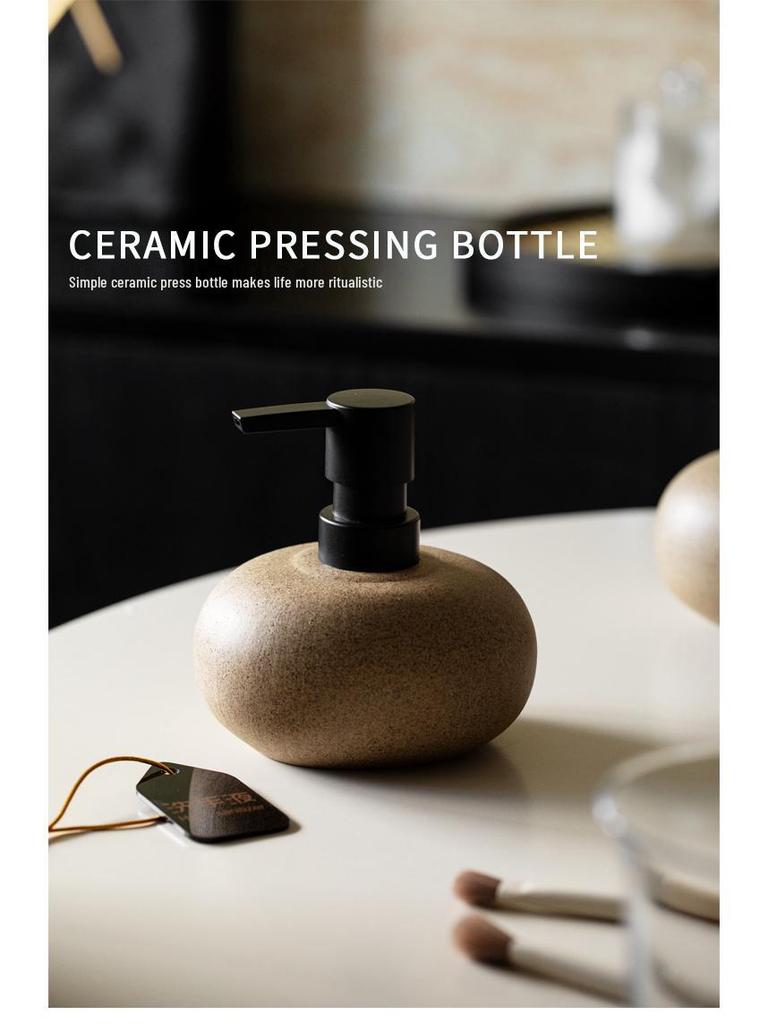 Sada lahví na šampon a pleťové mléko Wabi-Sabi z hrubé keramiky pro hotely a soukromí
