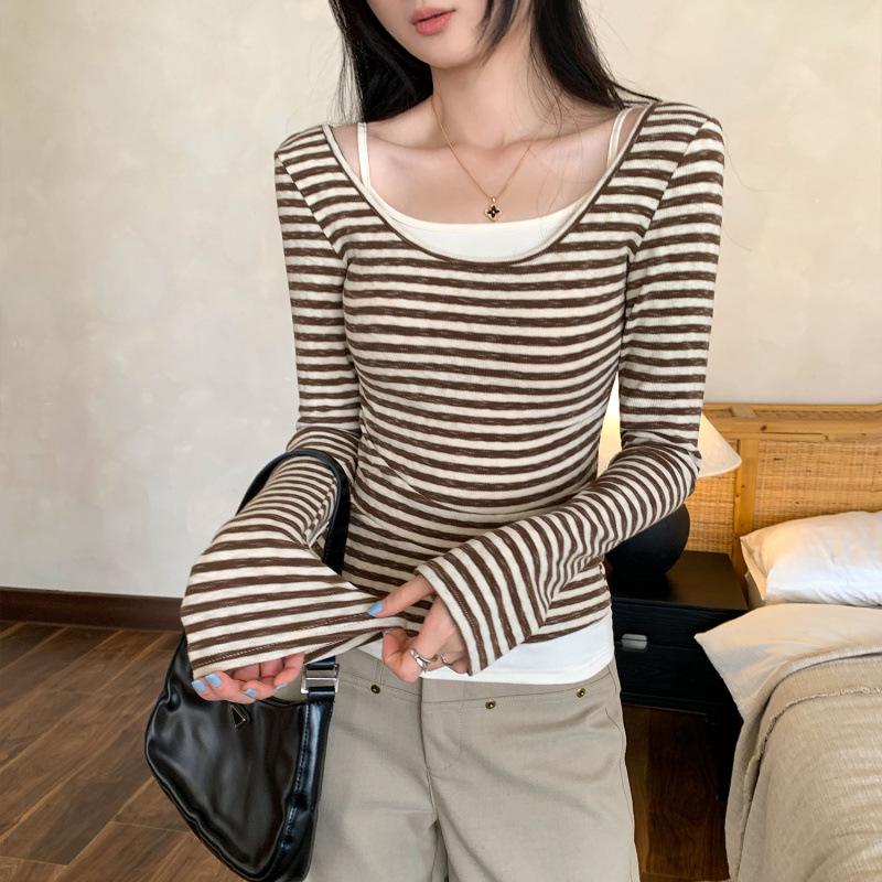 

2025 Women s Stylish Two-Piece Striped Slim-Fit Long-Sleeve Base Layer Shirt for Autumn/Winter Large