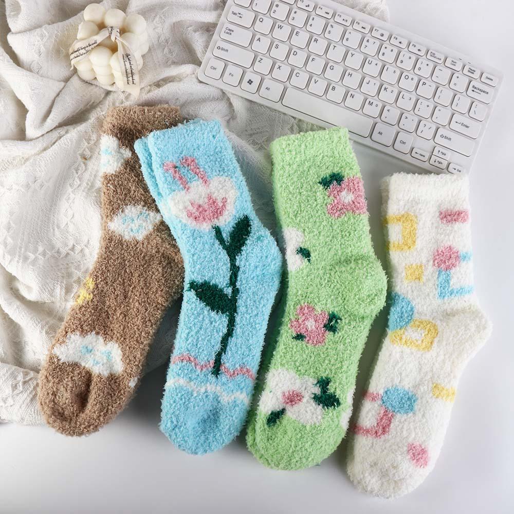 Socken mit Blumendruck, Plüsch-Schlafsocken, Kawaii-Korallensamt-Socken, Damen