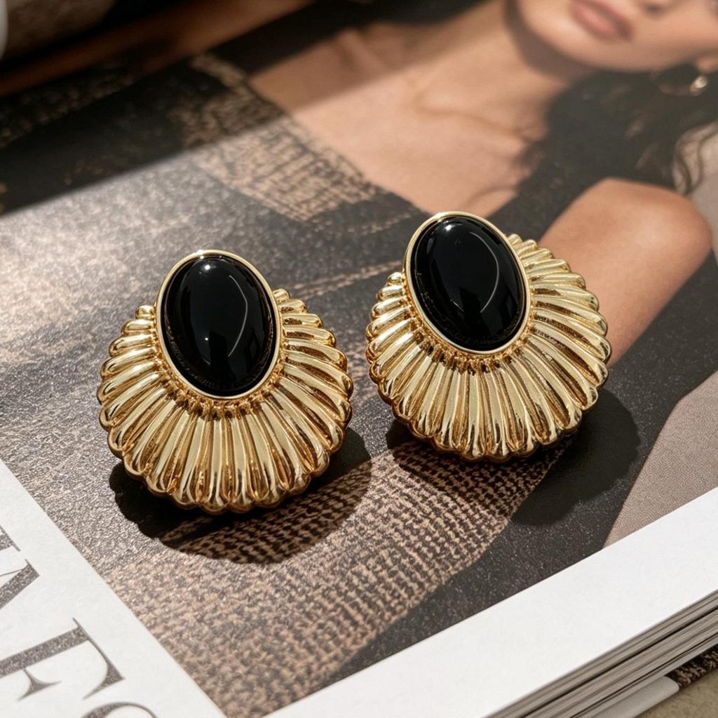 Vintage Black Series Stud Earrings 925 Silver Needle Minimalist High-End Personality Accessories for Women