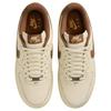 Nike Air Force 1 07 LV8 Kokosové mléko Světle britská hnědá Pánské tenisky Krémová Kaňonově zlatá IB7719-113