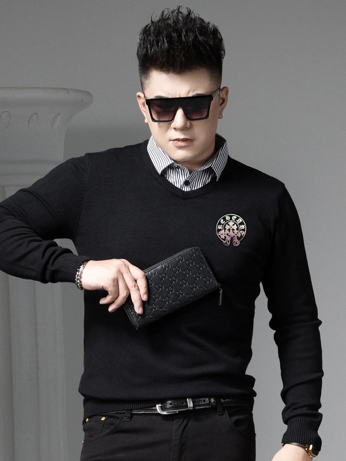 

European Trendy Brand Gold-Stamped Faux Two-Piece Sweater for Men, Autumn and Winter Warm V-Neck Knitwear, 2025 New Model Sweater 2XL
