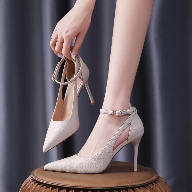 Temperament hohle Nische High Heels Damen 2025 Herbst neu Ein-Wort mit spitzer Zehenpartie High-End Pfennigabsatz Französische Einzel-Schuhe