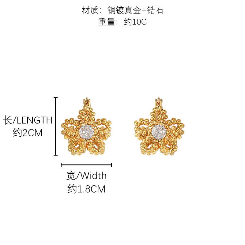 Hollow flower stud earrings, daily versatile exquisite retro temperament ears