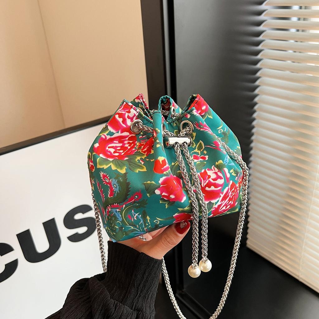 Single Shoulder Bag for Women Large Flower Fashion Large Capacity Chain Crossbody Bag Handheld Bucket Bag