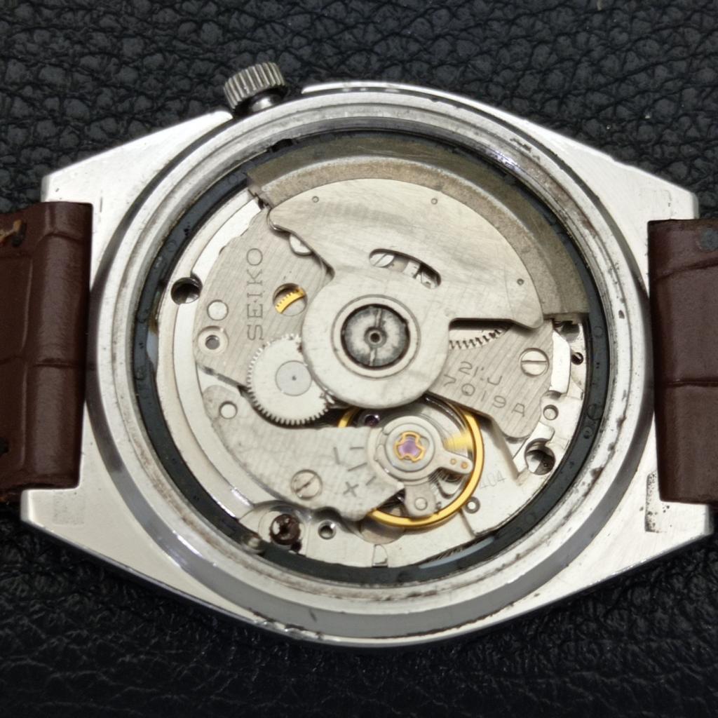 JAPAN 7019A VINTAGE SEIKO 5 AUTOMATIC MENS RED COLOR DIAL WATCH A701325-5 R206a-a701325