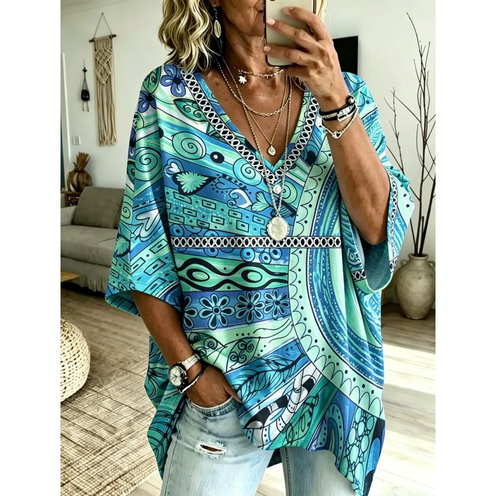 Plus size V-neck women's 3/4 sleeve loose and comfortable top, street fashion, casual plus size T-shirt