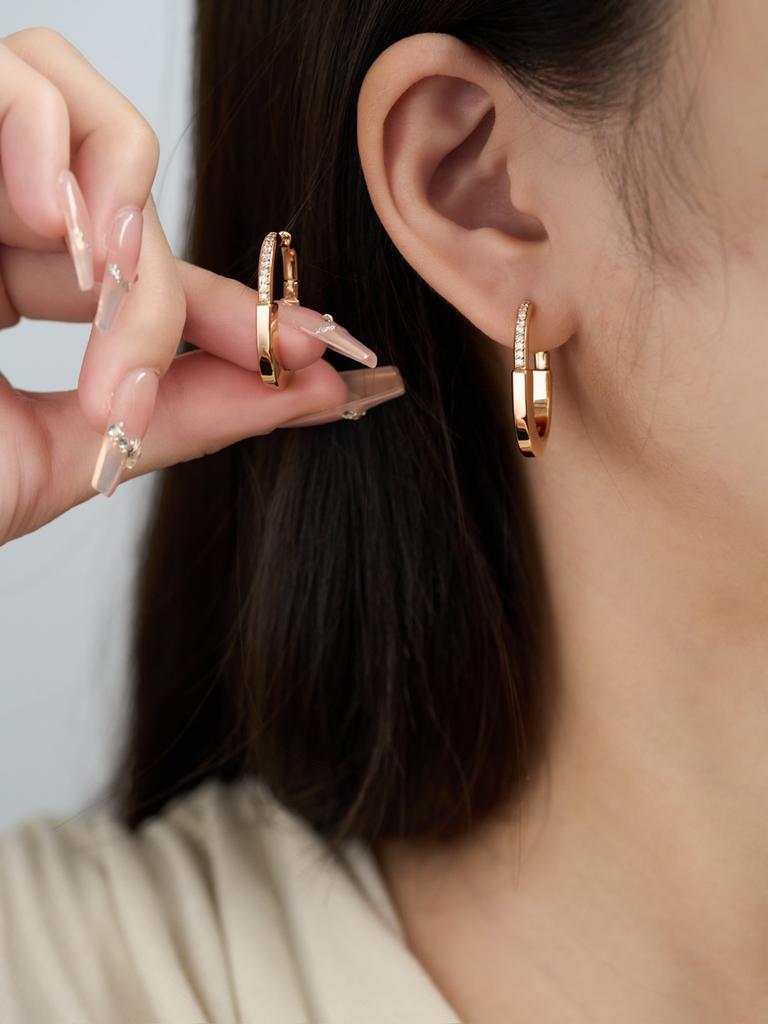 Boucles d'oreilles forme cadenas clous d'oreilles avec diamants bijoux de haute qualité cadeaux pour le port quotidien, hommes et femmes ne sont pas limités à fait main