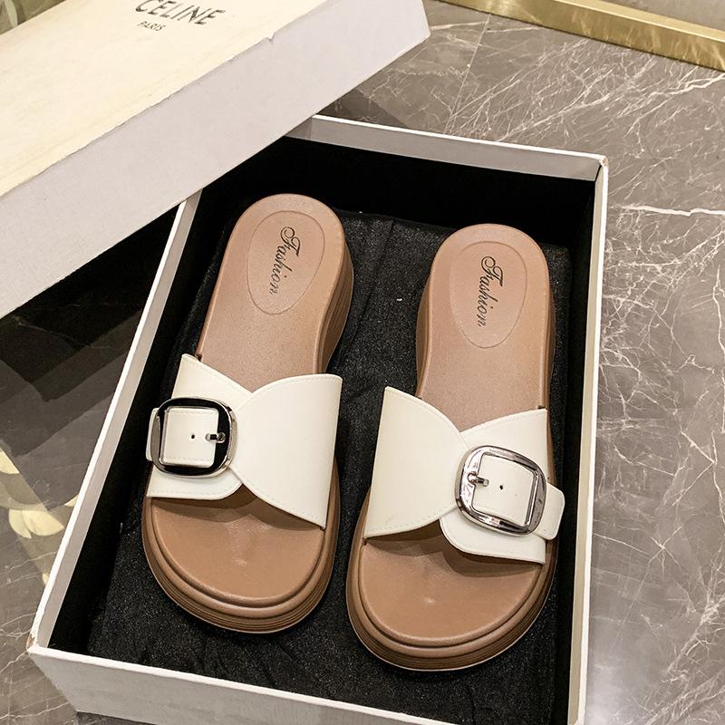 Popular 2025 new slippers women's summer wear thick bottom non-slip fashion versatile cool slippers women's foreign trade