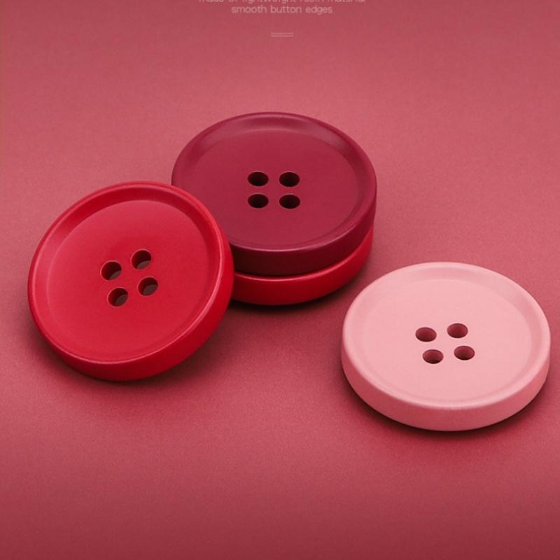 Velký Kulatý 4 Dírkový Pryskyřičný Šicí Knoflík Černý Bílý Červený Knoflíky Scrapbooking Pro DIY Řemesla Oblečení Kabát Svetr Dekor 25/27Mm