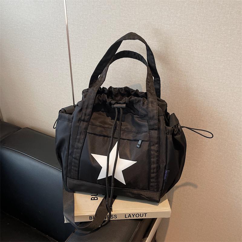 

Сумка большой вместимости женская новая универсальная повседневная на плечо сумка-тоут студенческая сумка для занятий чёрный