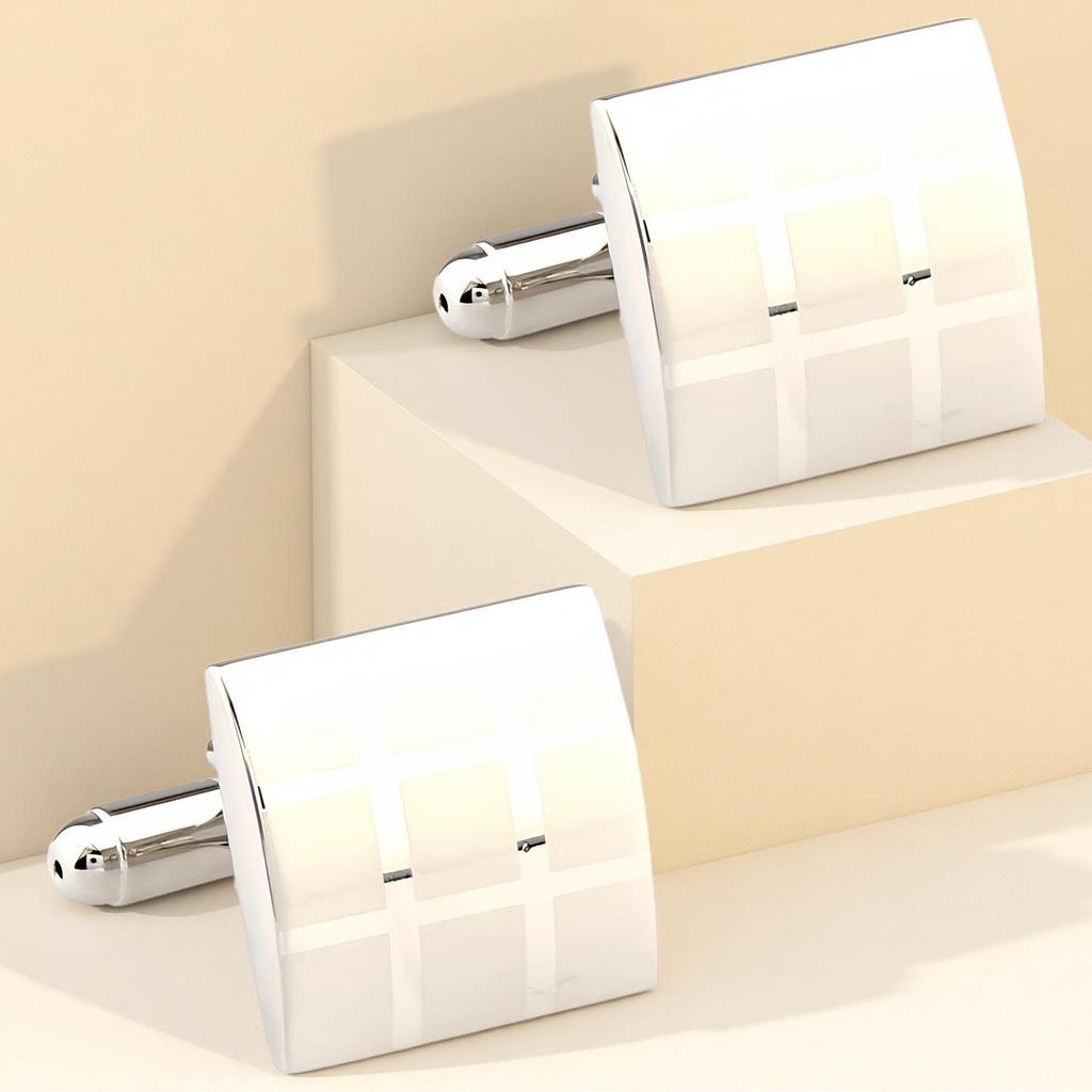 V-förmige Metallmanschettenknöpfe mit lasergraviertem Logo und gebürsteter Oberfläche