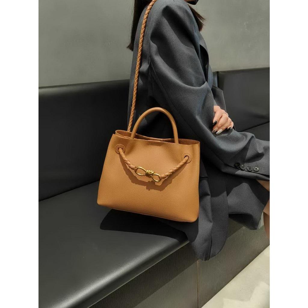 2026 Neue Leder-Damenhandtasche erste Schicht Rindsleder Retro gewebte Schmetterlingsschnalle Einzel-Schulter-Diagonal-Tasche