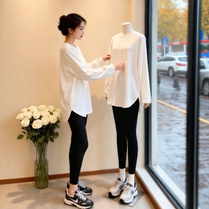 Women's White Velvet Layering Long T-Shirt: Loose, Brushed, Thickened, With Slits. Ideal as Winter Base Layer, Covers Buttocks.