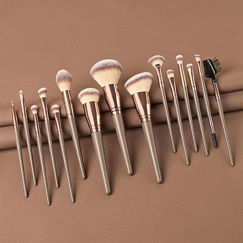 7/15 Stück Make-up-Pinsel Gesicht Augen Make-up-Pinsel Wimpern Lidschatten Augenbrauen Eyeliner Foundation Puder Rouge Highlighter Lippen Pinsel