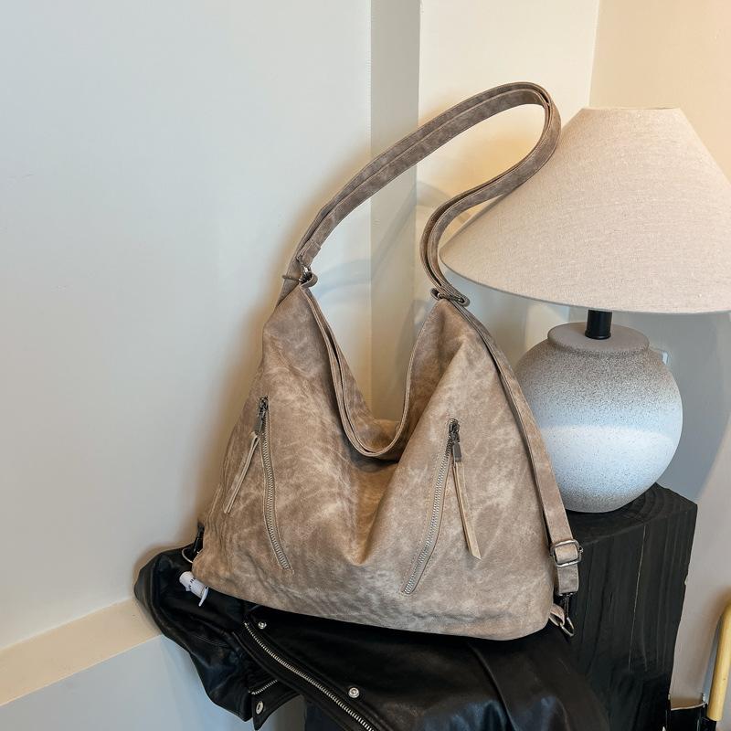 

Модна сумка-тоут великої місткості для жінок Новий модний та універсальний рюкзак Повсякденна дорожня сумка через плече