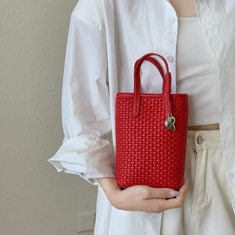 Red Hand-woven Mobile Phone Bag 2026 Super Popular Fashionable Handbag Work Commuting One-shoulder Cross-body Women