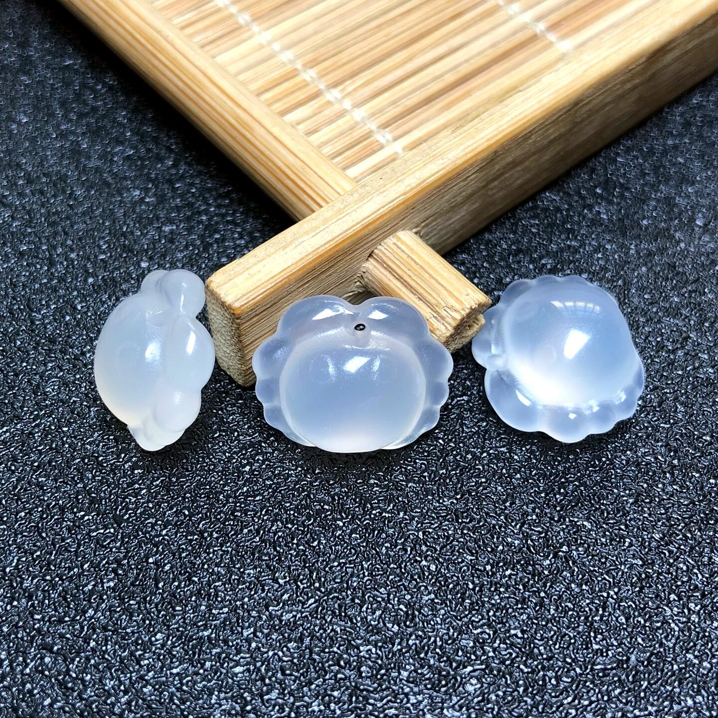 Lychee Jelly Crab Chalcedony Jade Pendant Charm for Bracelets & Necklaces - Unisex Cultural Accessory