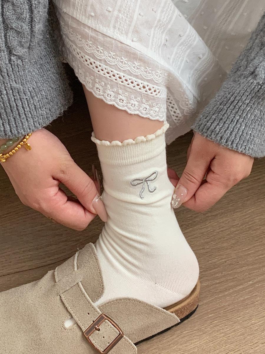 

Gray Lace Bow Socks Spring And Autumn Pure Cotton Socks Korean Girls Look Slim And Tide Pile Up Socks One size fits all молоко, білий колір