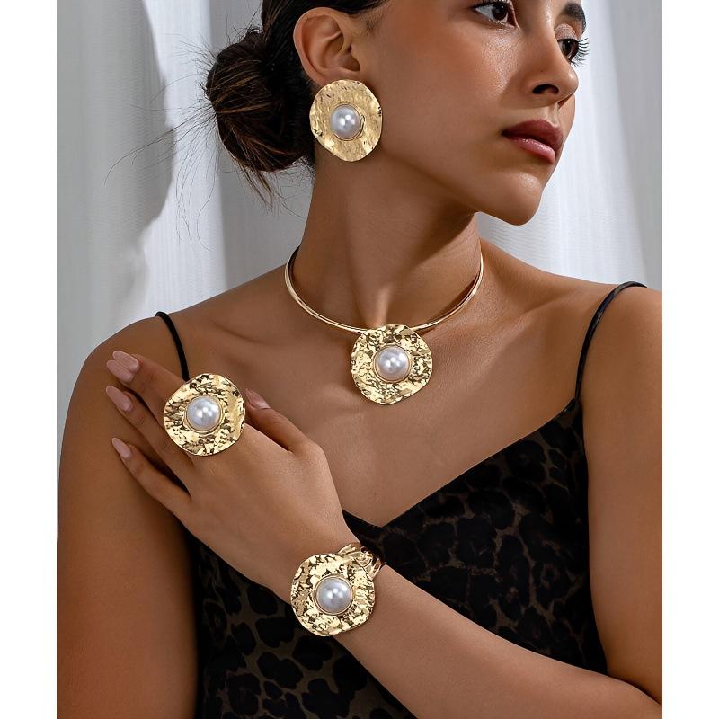 Exclusive geometric round open ring bracelet stud earrings collar set