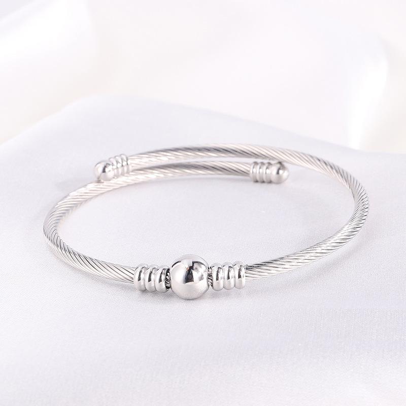Titanium Steel Bracelet - Heart-shaped Steel Wire Cross Bead Beaded Open Bracelet for Women, Featuring Simple Design and Being A Niche Item.