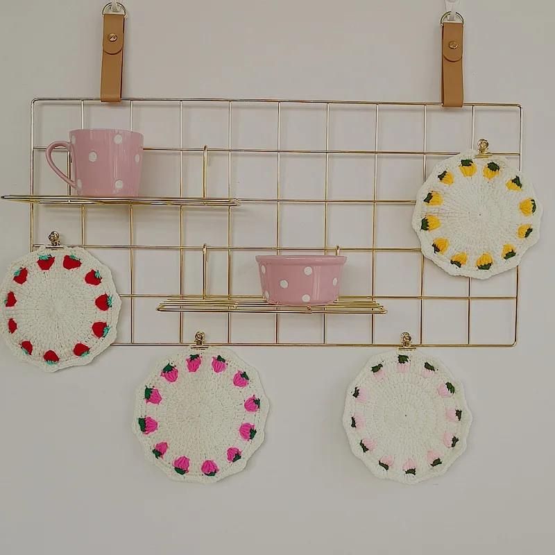 

Round Knitted Strawberry Table Place Mat Pad Crochet Placemat Cup Tea Coaster Handmade Cup Mat Wedding Kitchen Table Mat 17x17cm