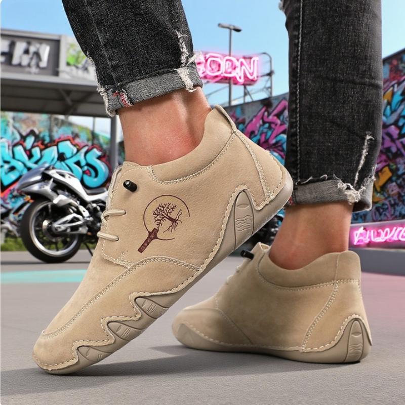 new Men's Fashion Brand Soft Soled Loafers Anti Slip Low Cut Leather Sneakers Comfortable Casual Shoe Outdoor Driving Bare Boots