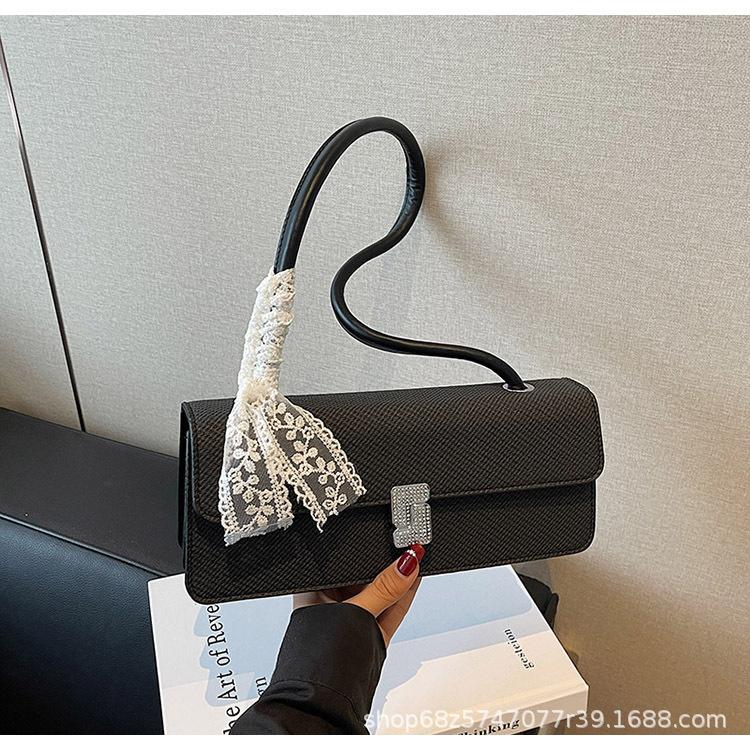 Simple Western-style underarm baguette bag 2025 spring/summer new Korean version fashionable sweet silk scarf shoulder bag popular women's bag