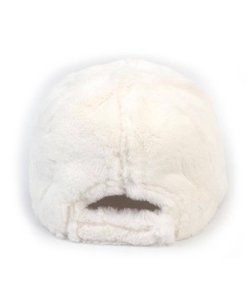 Yunibeosyeolkemiseuteuli Bubble White Fur Ballcap