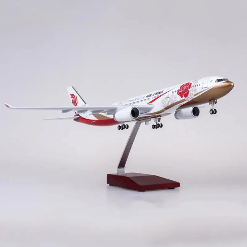 Air China 'Zichen Hao' Airbus A330 Model (1:135 Scale) with Wheels & Lights - 47CM Civil Aviation Passenger Aircraft Ornament.