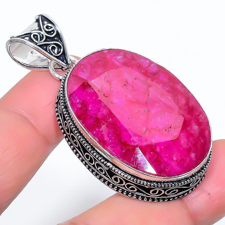 

Винтажный Рубин(Смоделированный) Этническая ювелирная подвеска ручной работы с драгоценными камнями 2,21 дюйма VR-2667