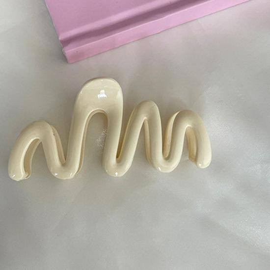 Cream Dopamine Summer Hairpin - Stylish Female Hair Shark Clip for Simple, Chic Hairstyles.