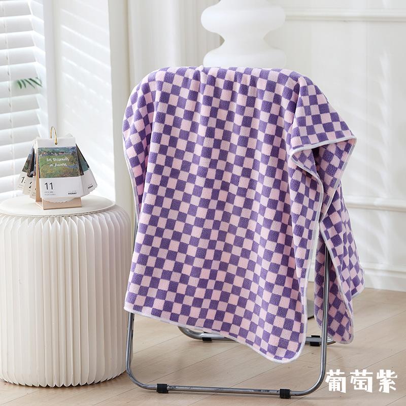 Towel new checkerboard household bath towel enlarged and thickened hanging coral fleece absorbs water and is not easy to lose hair bath towel
