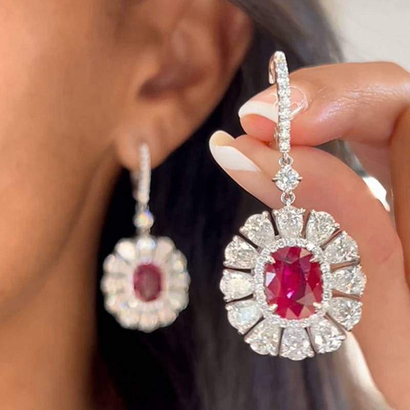 

2026 New European and American Earrings Women s Elliptical Flower Inlaid with Zircon Decoration Sunflower Light Luxury Zircon