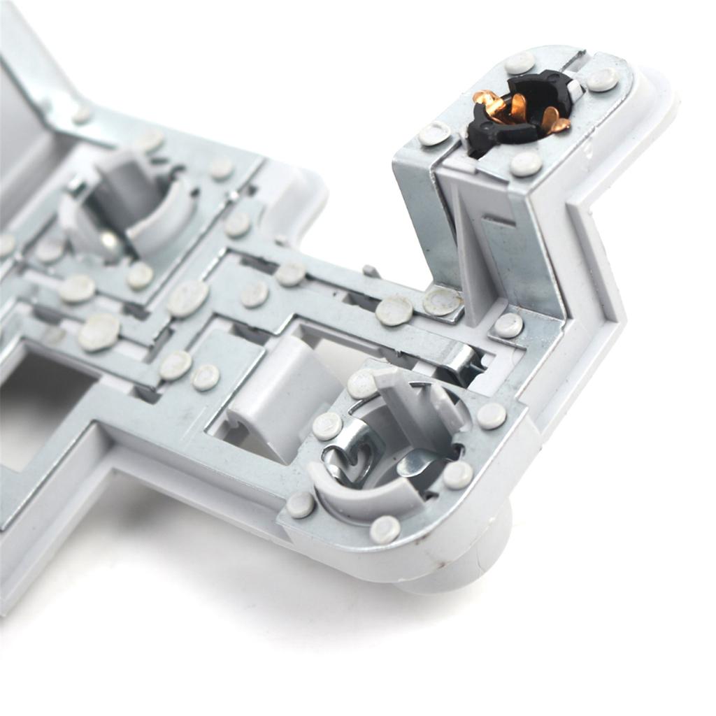 Rear Tail Light Lamp Holder Socket A2048201500 for W204 C Class Saloon 07-10 Tail Light Bulb Socket Holder Replacement