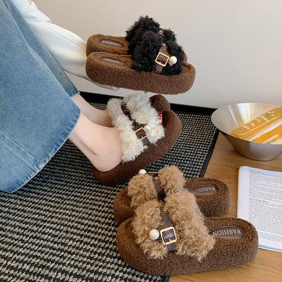 Sapatos de pelúcia com sola grossa para aumentar a altura, estilo estrangeiro, femininos, novidade outono e inverno 2025, para usar ao ar livre, celebridade da internet, senso avançado, chinelo de uma tira de algodão
