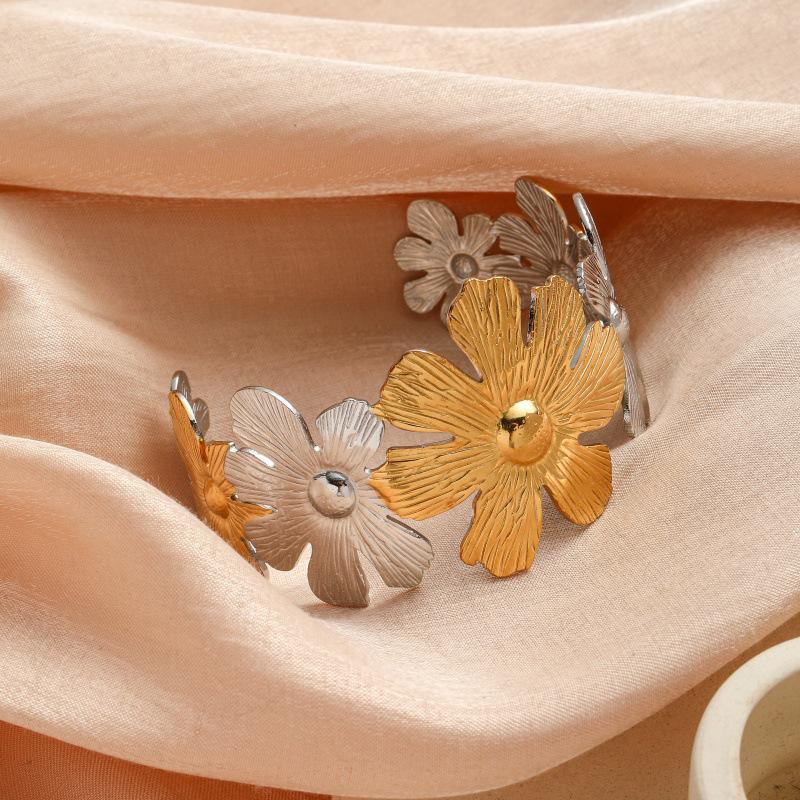 European-American Designer Bow & Heart Teardrop Bracelet Ring for Women's Summer Vacation