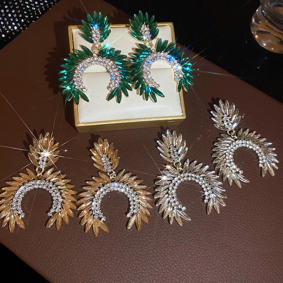 Silver Needle Geometric Rhinestone Earrings: European & American Court Style, Light Luxury, Fashionable Studs, Unique Niche Accessories