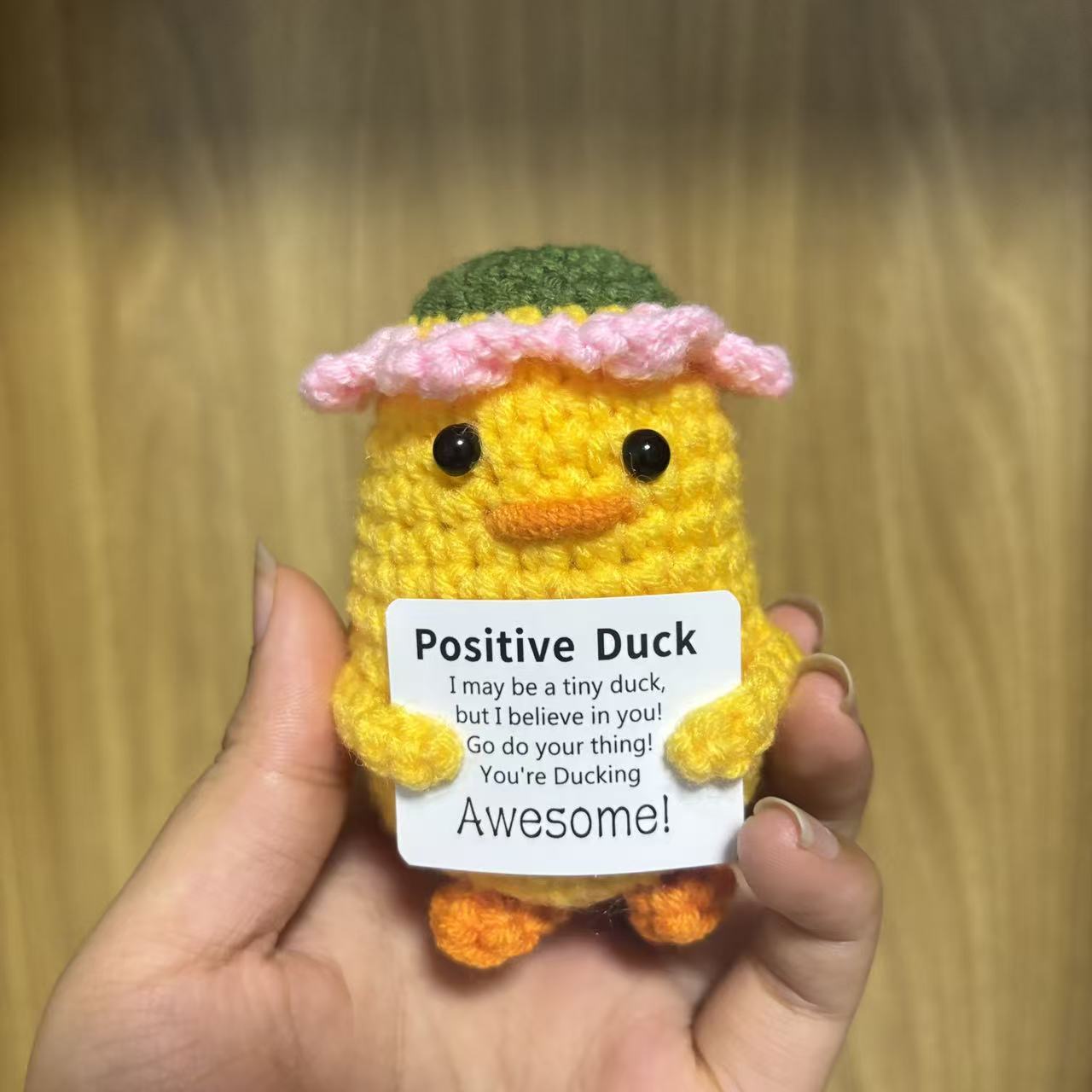 

Забавная вязаная крючком кукла утка-подсолнух с положительной энергией с карточкой, украшение для дома, комнаты, ручная работа, вязаная утка, настольное украшение, подарки